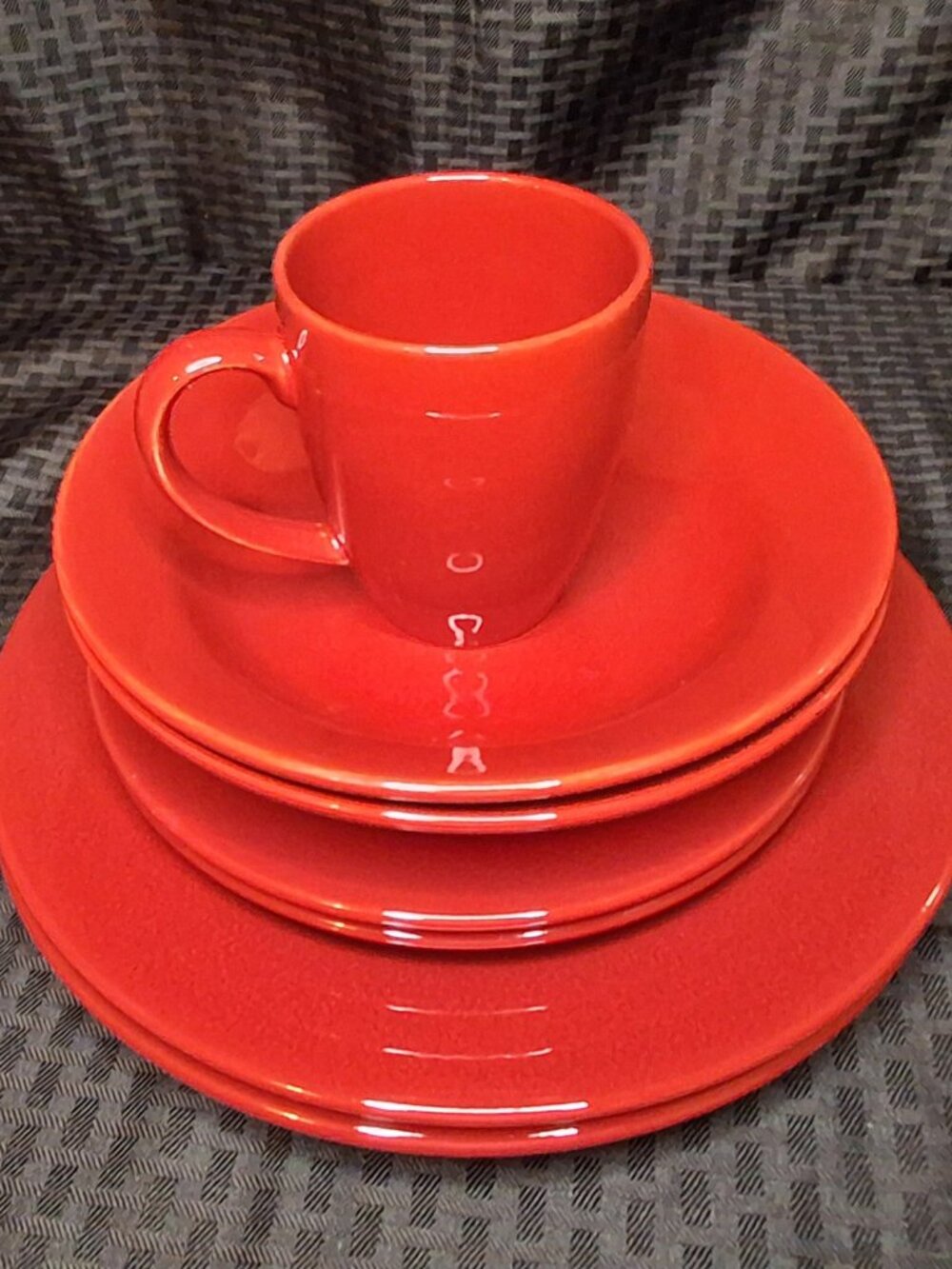 Vintage Waechtersbach Germany Solid Red Dinnerware Set (7-Piece Ceramic Lot)